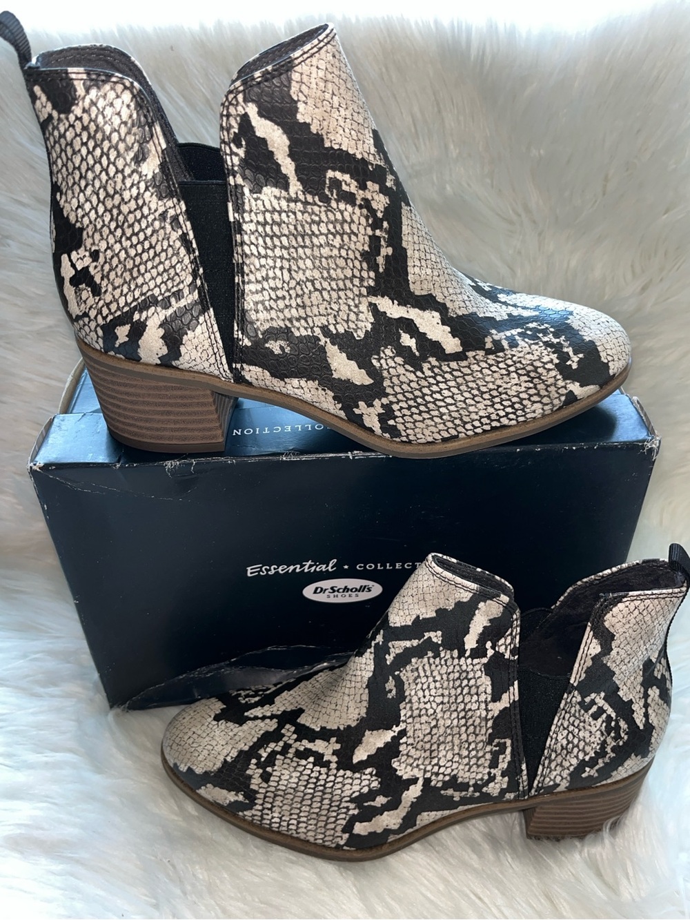🆕 Dr Scholls Snake Print Booties Size 8 Pull On Elastic Heeled Trendy Ankle Boot